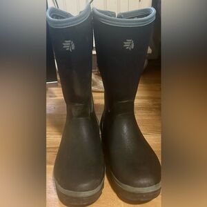 Great condition Lacrosse women’s waterproof boots